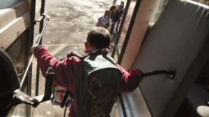 Touringcars inzetten voor leerlingenvervoer