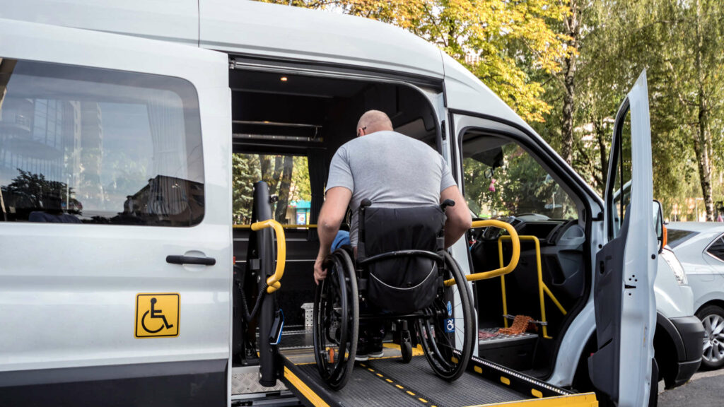Cliëntenvervoer verandert man in rolstoel doelgroepenvervoer